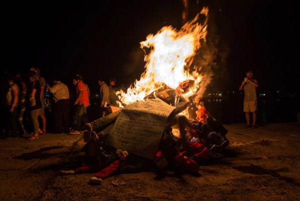 La Quema Del Año Viejo Una Antigua Tradición Que Encanta En América